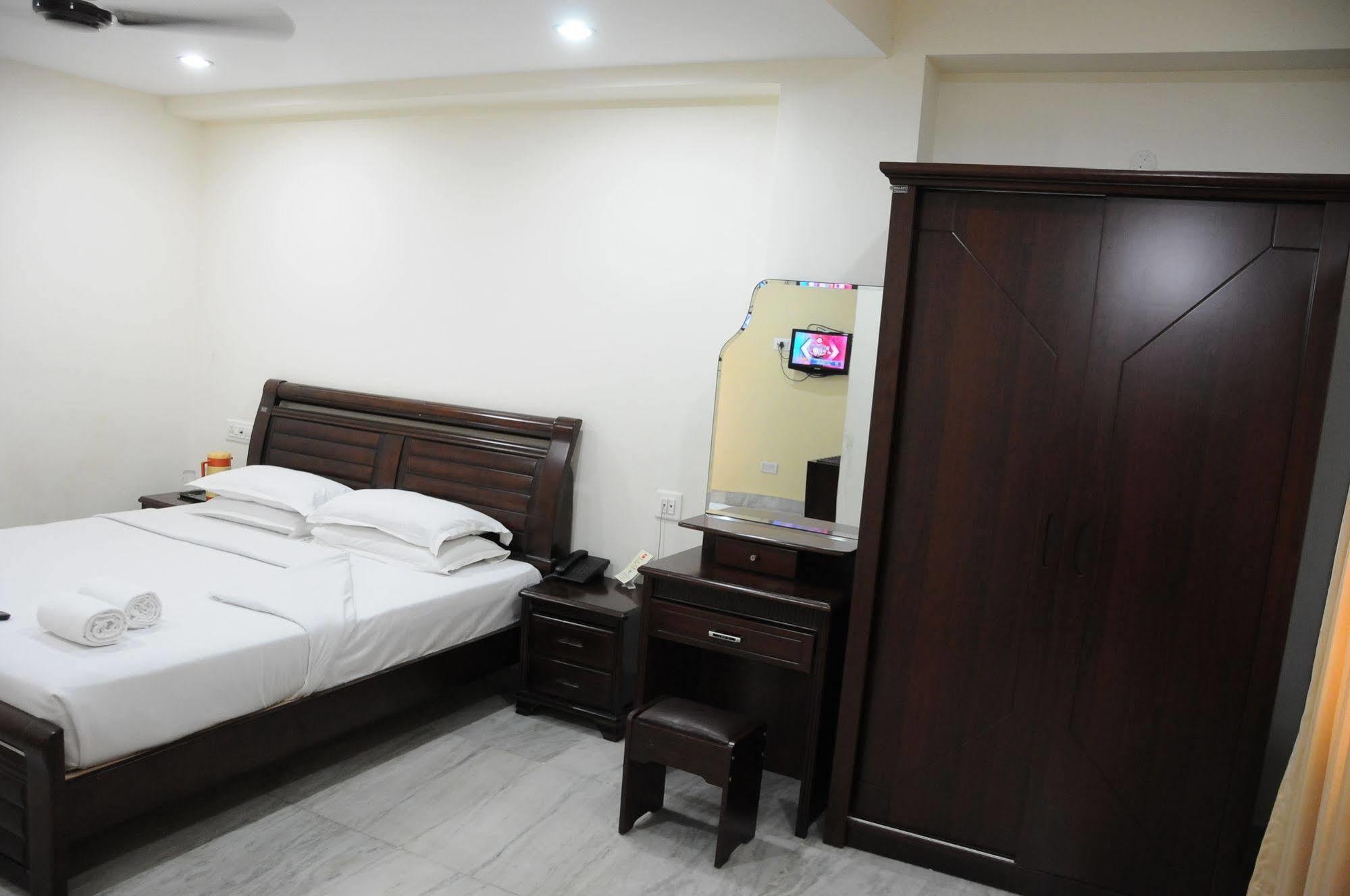 Lloyds Serviced Apartments, Near Music Academy Chennai Extérieur photo