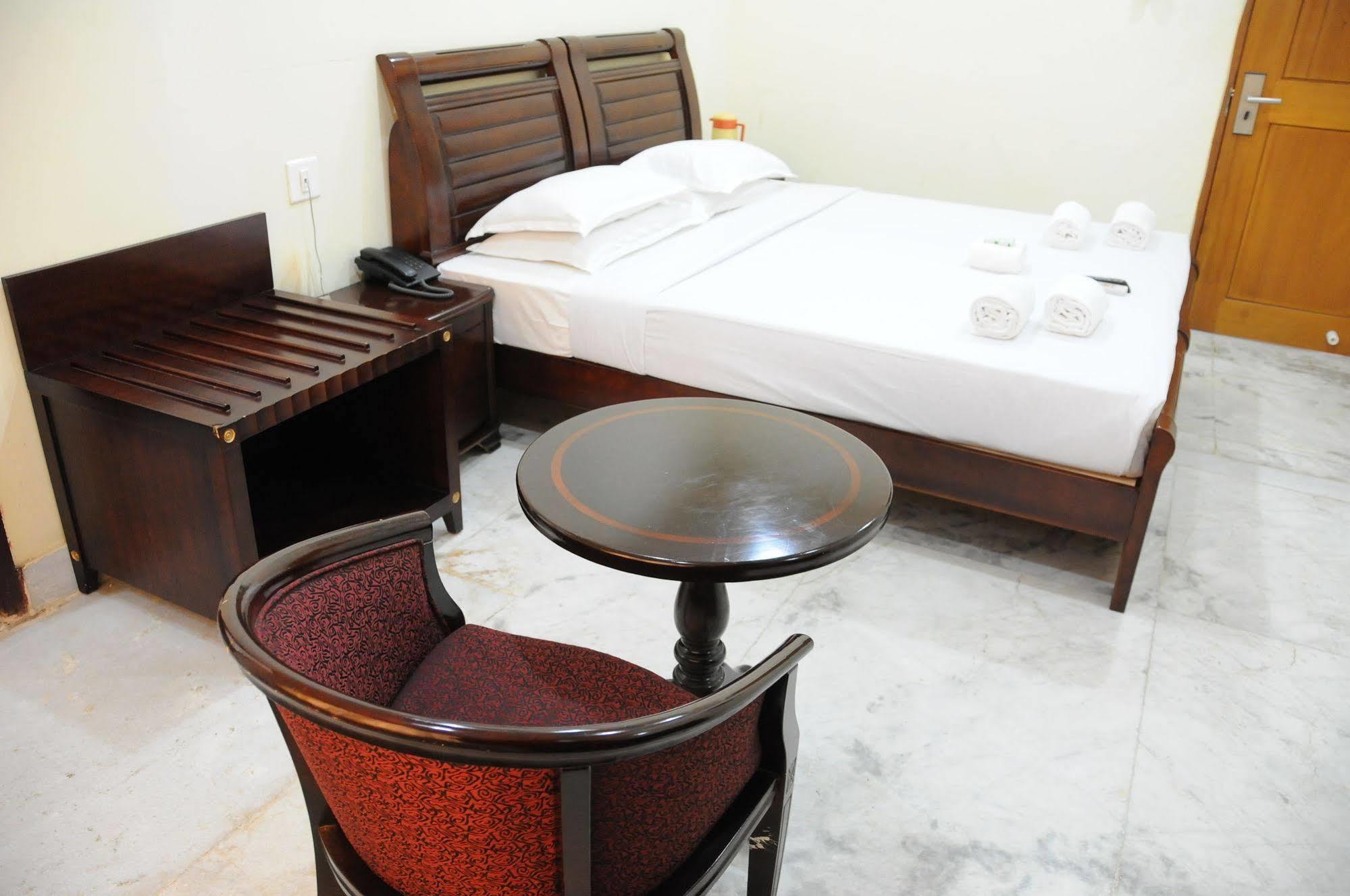 Lloyds Serviced Apartments, Near Music Academy Chennai Extérieur photo